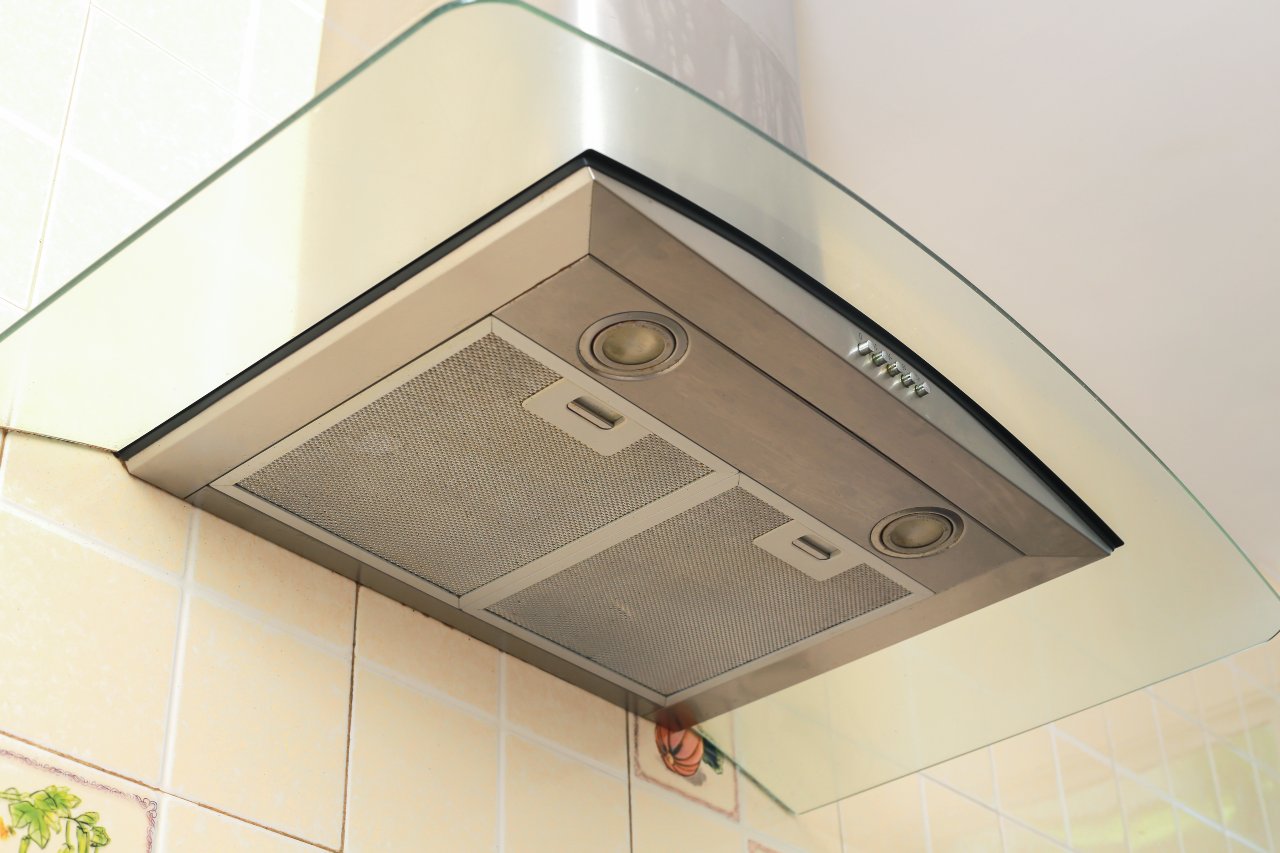 A step-by-step guide on cleaning your cooker hood-Merci-Cleaning-London-1